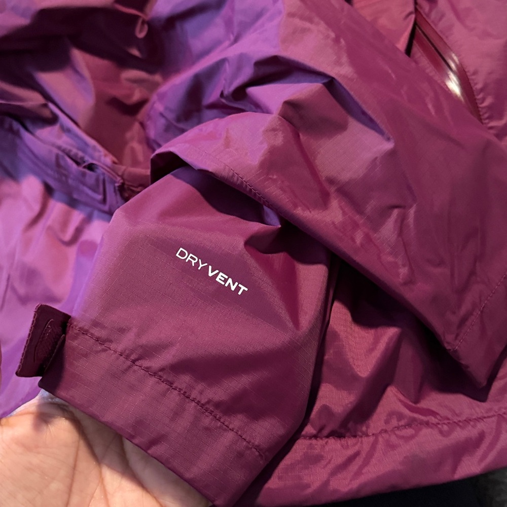 The North Face Women's Mulberry Raincoat Size XL - Picture 6 of 8